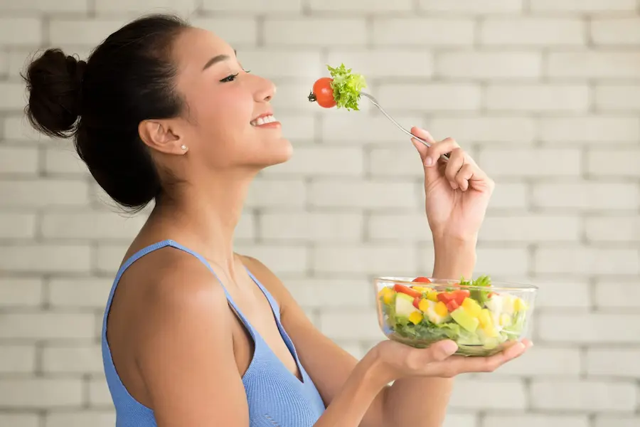 تغذیه مناسب برای پوست جوش دار